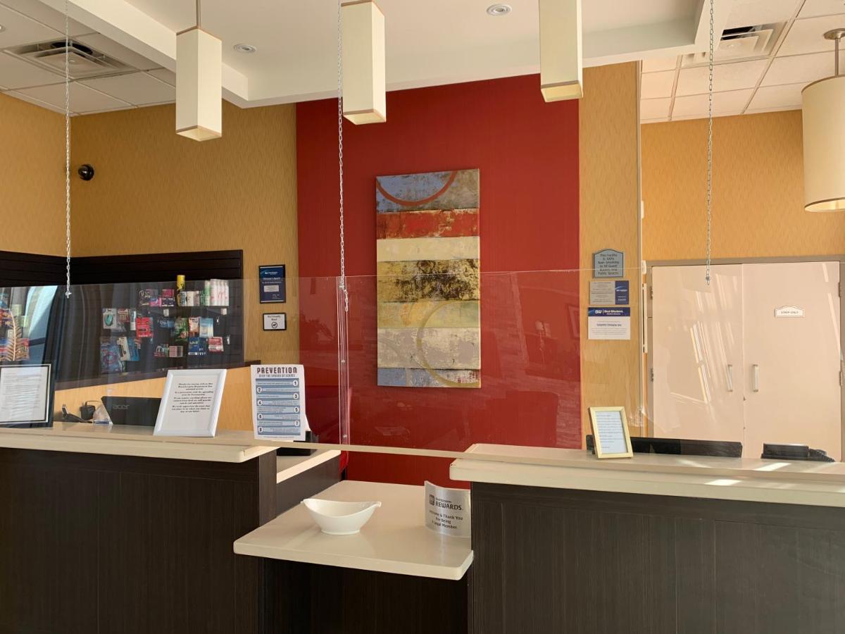 Best Western Plus Боумънвил Екстериор снимка