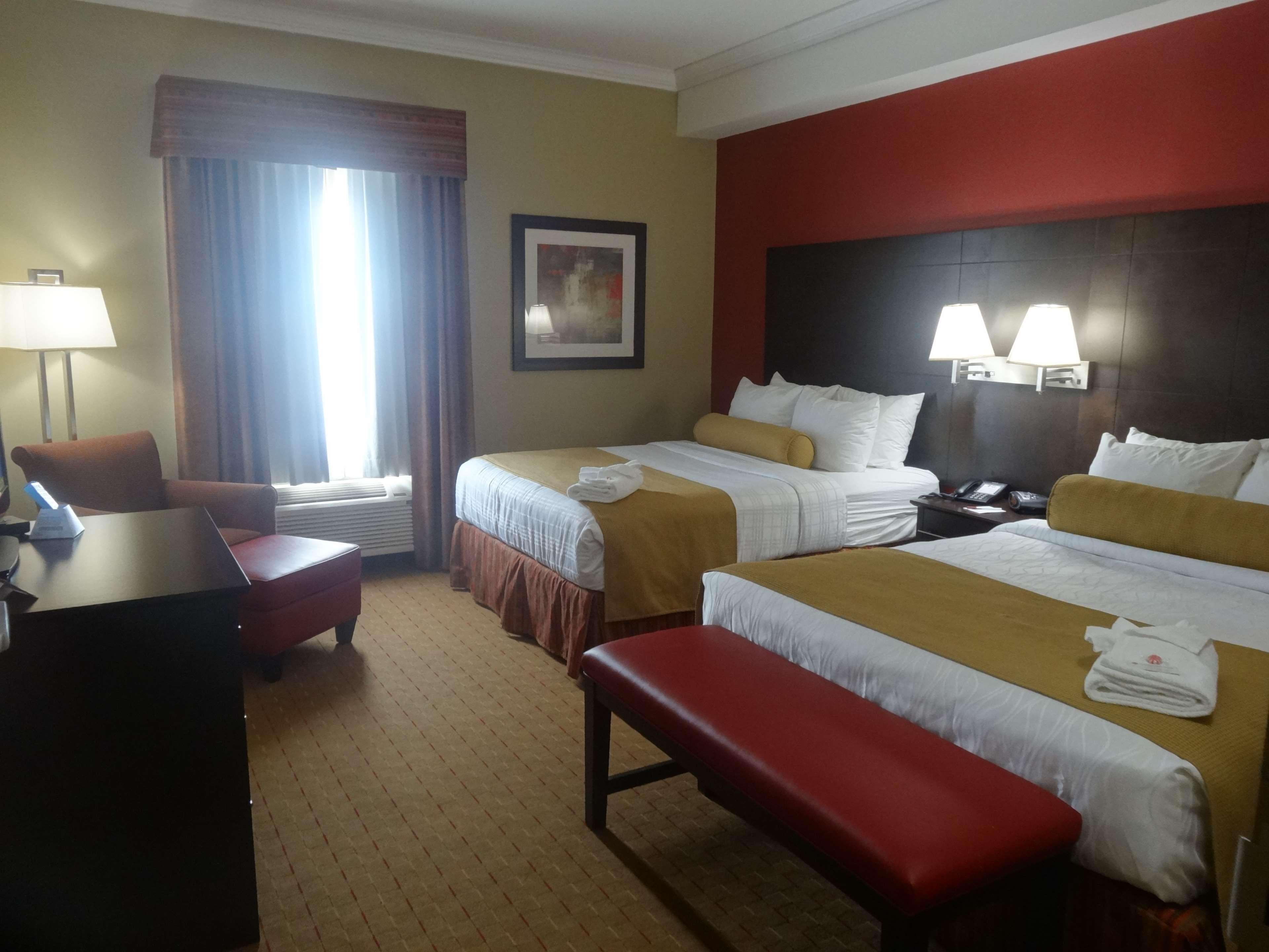 Best Western Plus Боумънвил Екстериор снимка