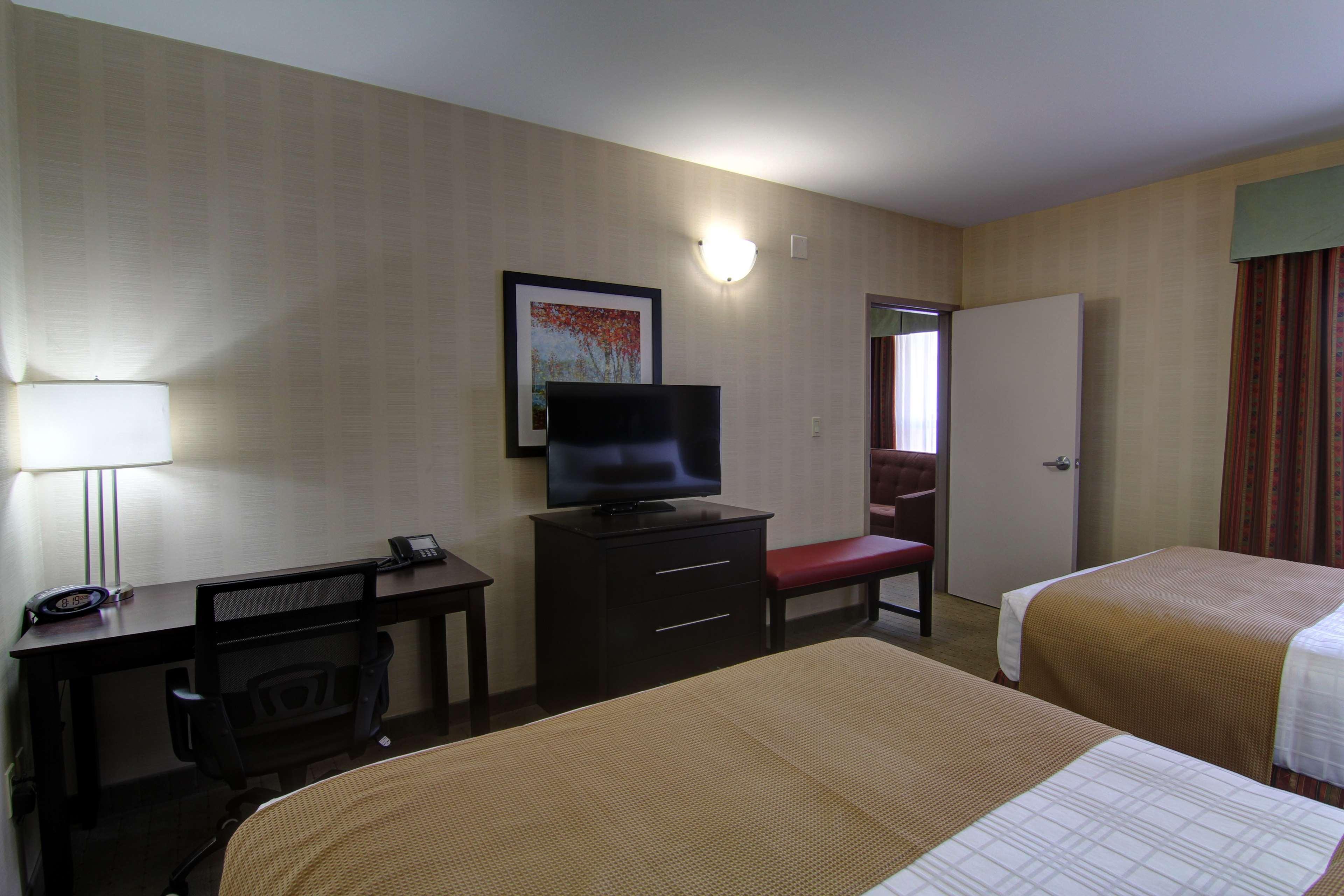 Best Western Plus Боумънвил Екстериор снимка