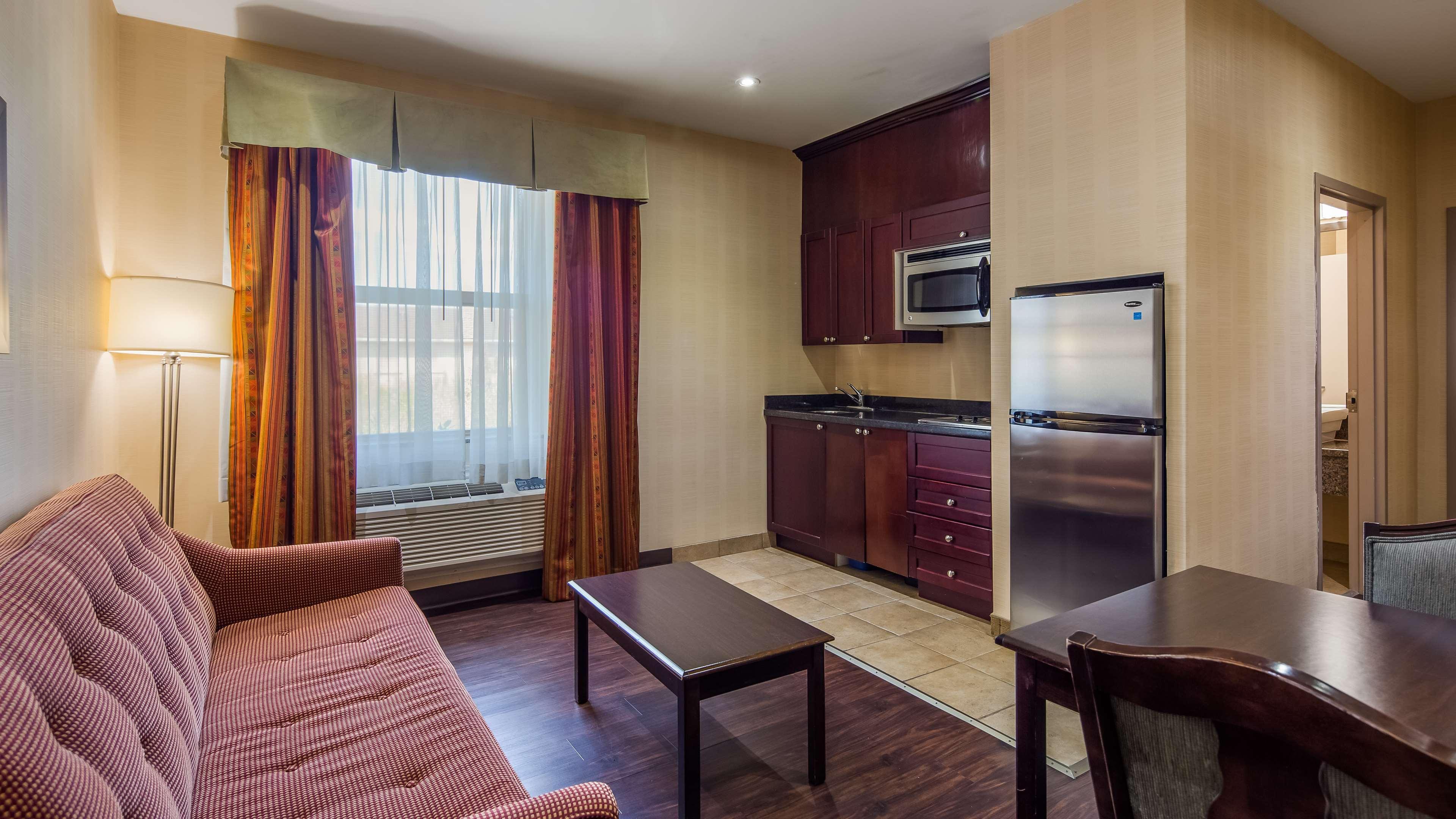 Best Western Plus Боумънвил Екстериор снимка