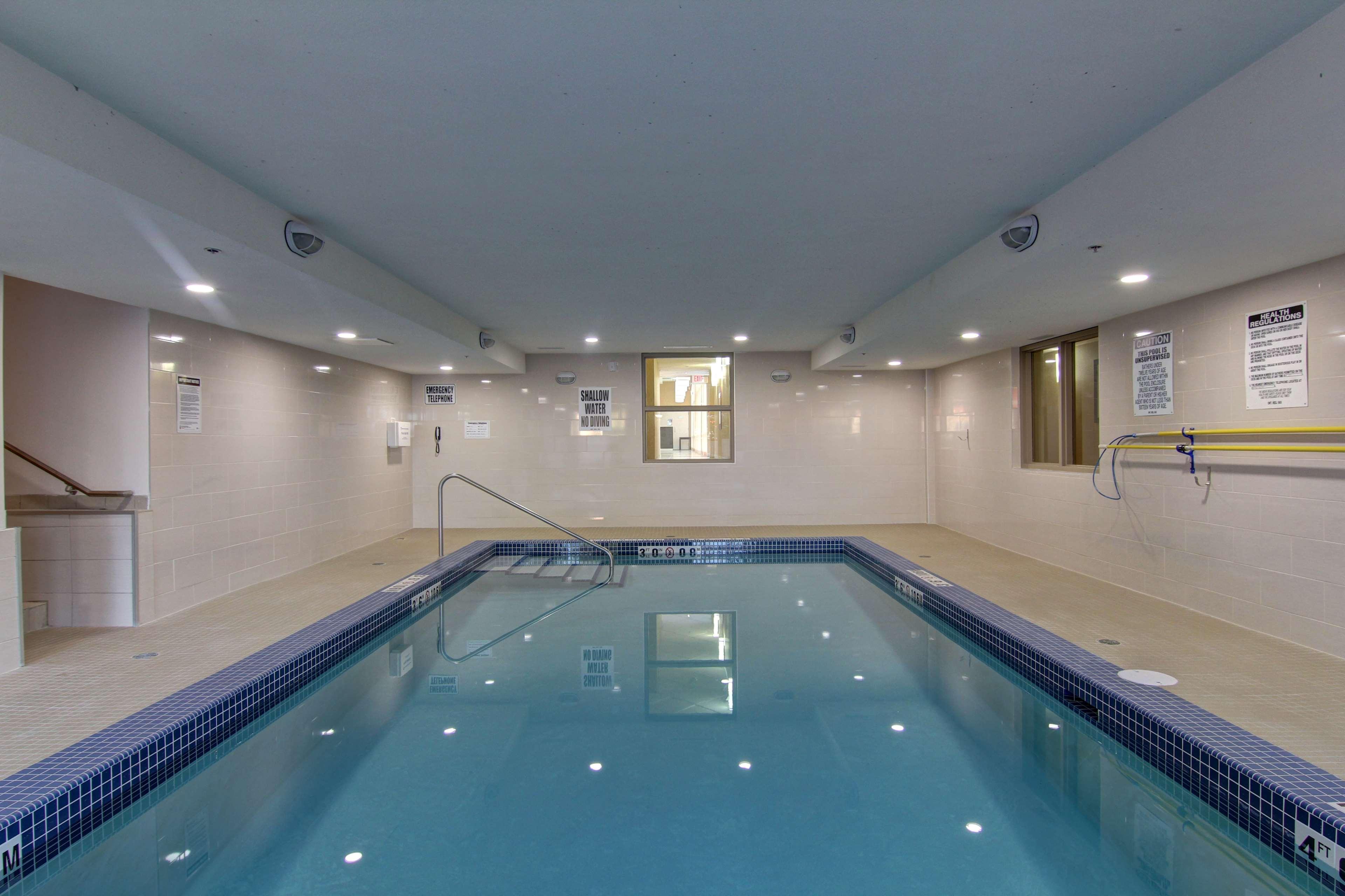 Best Western Plus Боумънвил Екстериор снимка