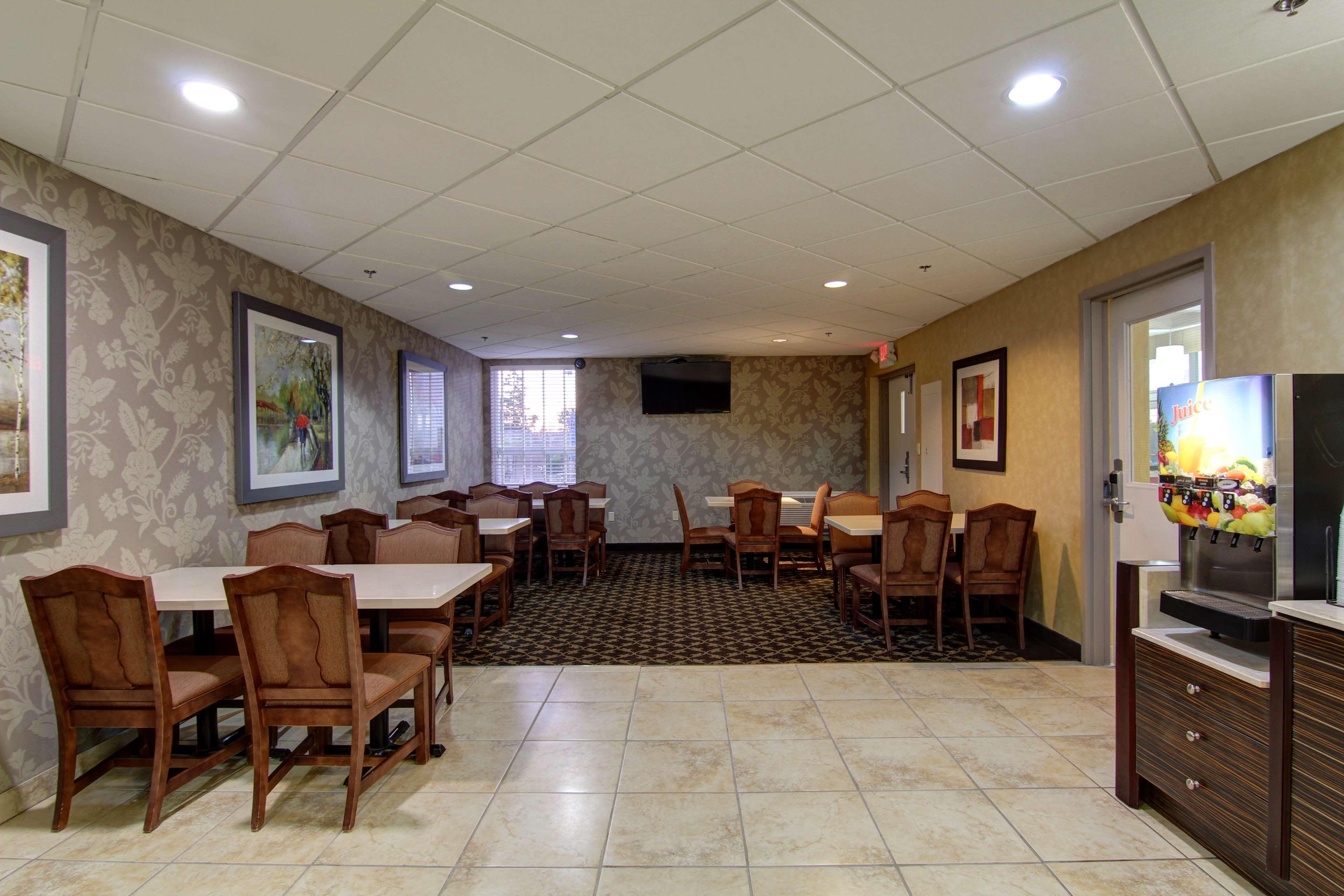 Best Western Plus Боумънвил Екстериор снимка