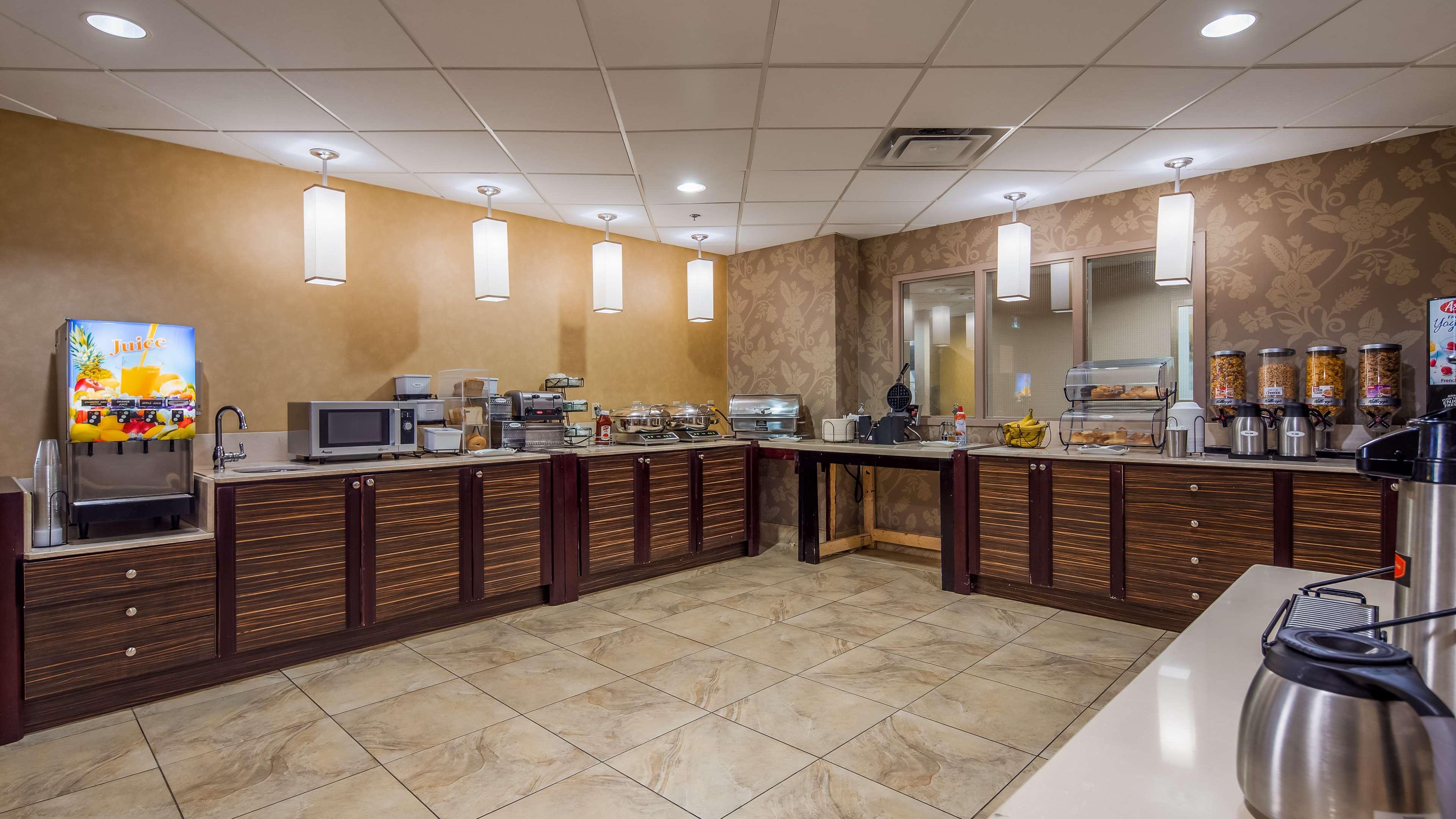 Best Western Plus Боумънвил Екстериор снимка