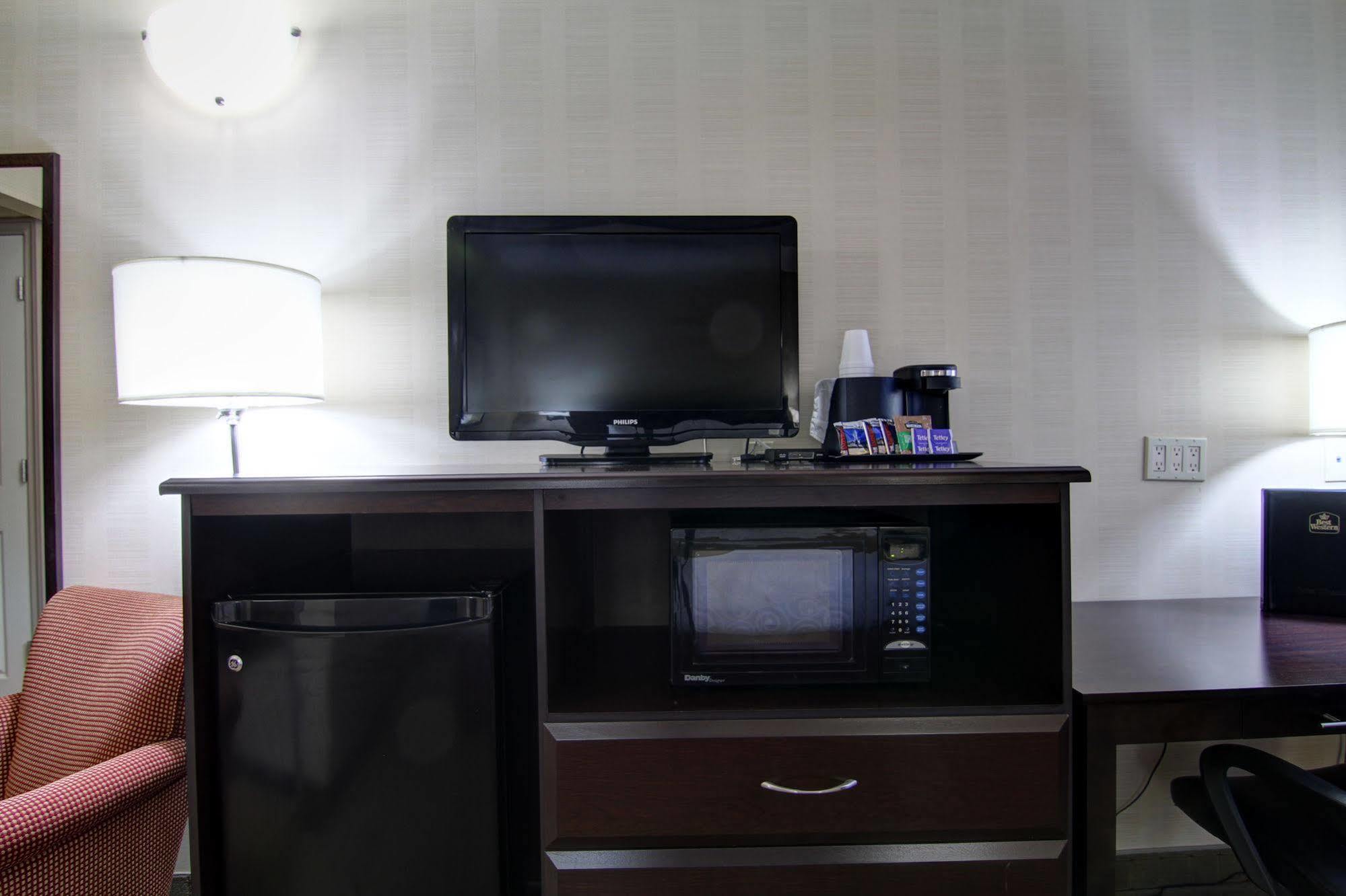 Best Western Plus Боумънвил Екстериор снимка