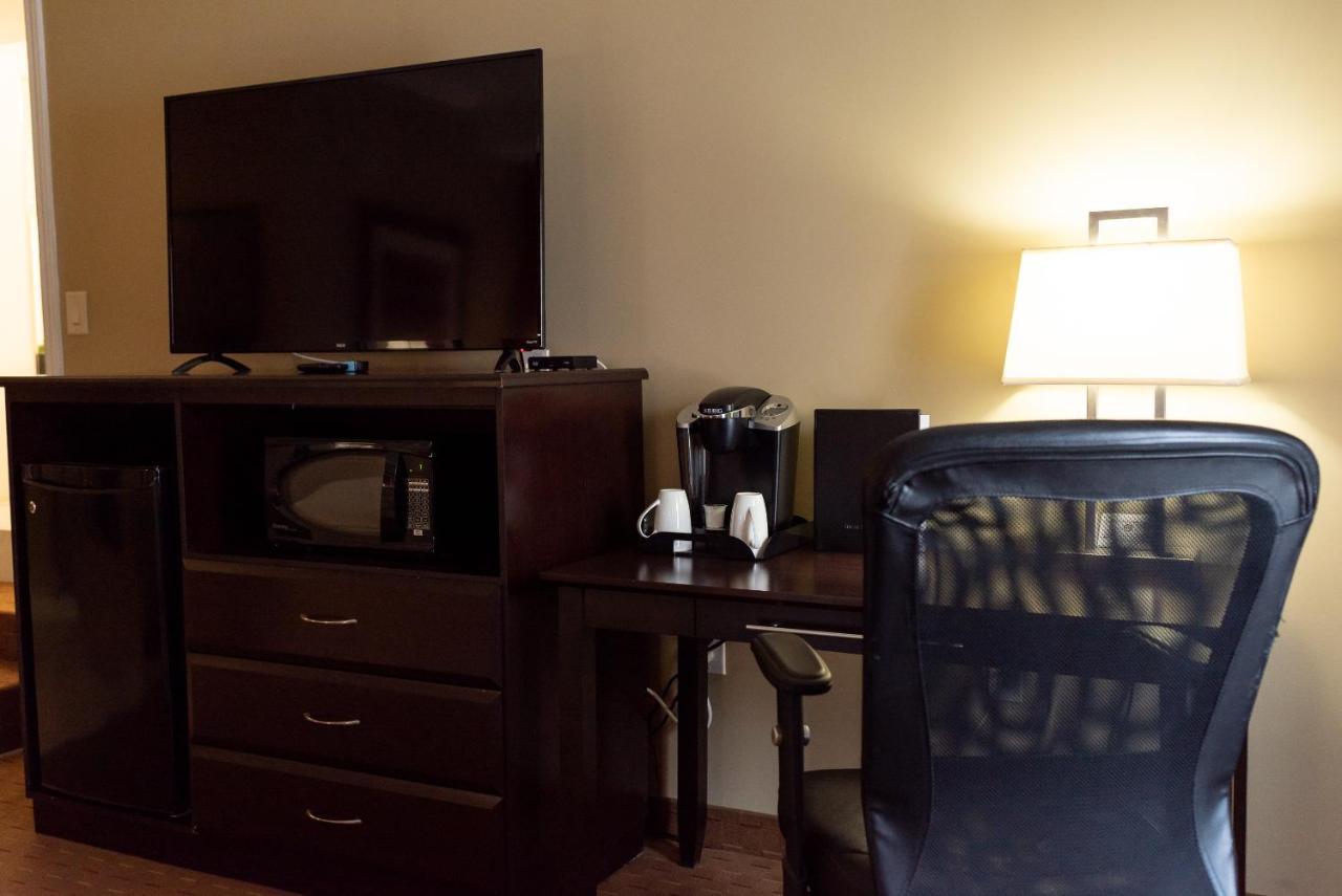 Best Western Plus Боумънвил Екстериор снимка